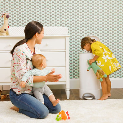 Munchkin Step Diaper Pail Powered by Arm & Hammer!

-Brand new in the box 