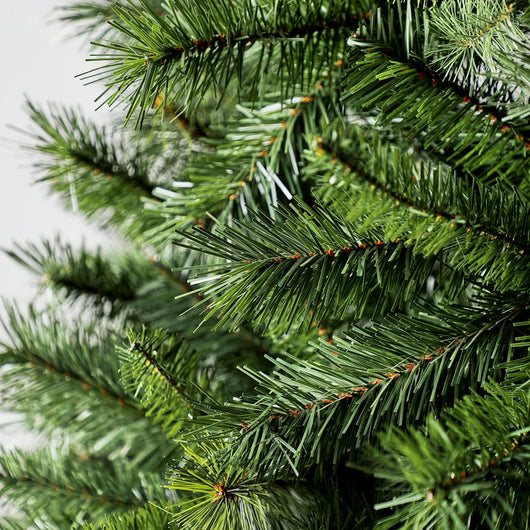 Holiday Time Donner Fir Artificial Christmas Tree, 7.5'!

-Brand new in the box