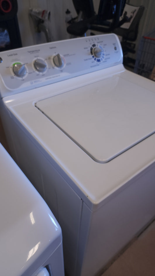 GE Electric Washing Machine! (USED)

-Used but was tested and works great 