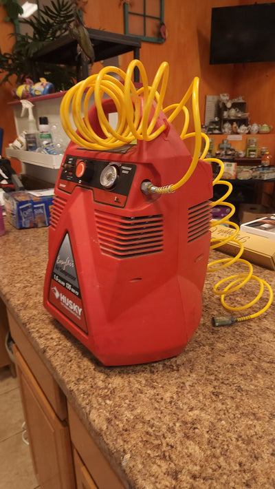 Husky Easy Air Air Compressor, 1.5 Gallon! (USED)

-Used but works great