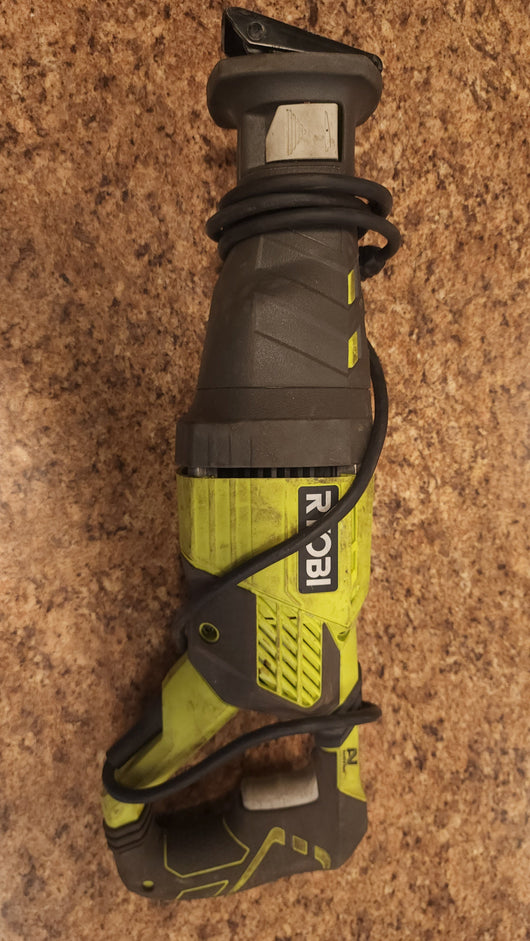 Ryobi 12Amp Corded Reciprocating Saw! (USED)

-Used but works great 