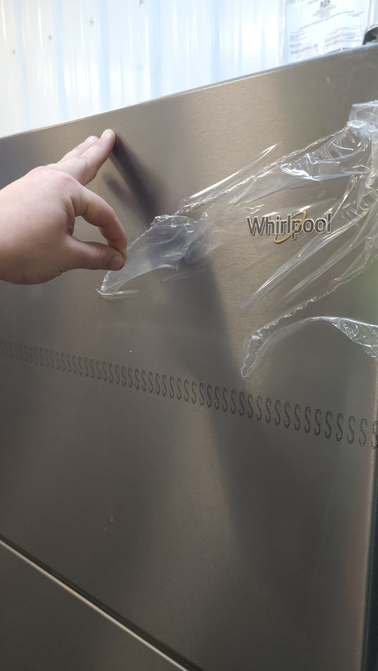 Whirlpool  20.5-cu ft Top-Freezer Refrigerator, Fingerprint Resistant Stainless Steel!

-Brand new, photos shown