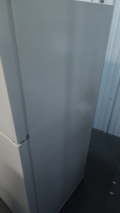 Whirlpool  14.3-cu ft Top-Freezer Refrigerator - White!

-Brand new, has minor scratchs from shipping. Photos shown (Is missing top hinge plstic cover)