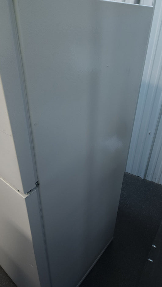 Whirlpool  14.3-cu ft Top-Freezer Refrigerator - White!

-Brand new, has minor scratchs from shipping. Photos shown (Is missing top hinge plstic cover)