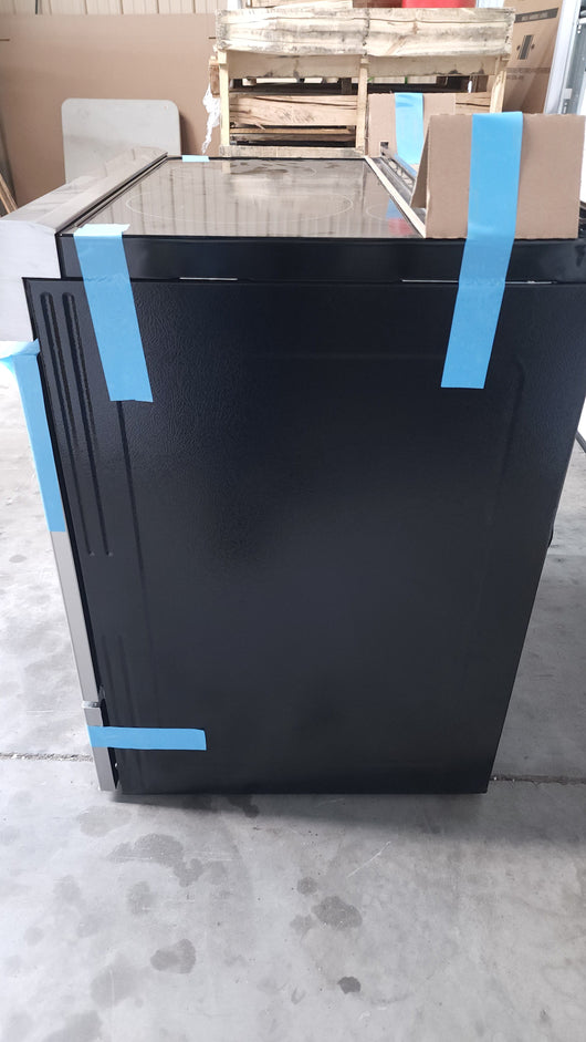 Frigidaire  30-in Smooth Surface 5 Elements 5-cu ft Self-Cleaning Freestanding Electric Range (Easycare Stainless Steel)!

-Brand new, has one very small indent on the bottom left side, photos shown