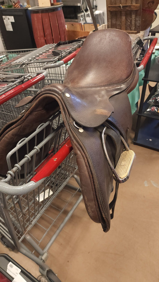HORSE SADDLEE - ALL PURPOSE - MEDIUM TREE W/ KORSTEEL STURRUPS & LEATHERS - 16" OR 17"!

-PHOTOS SHOWN BELOW!


PRICE: $50.00