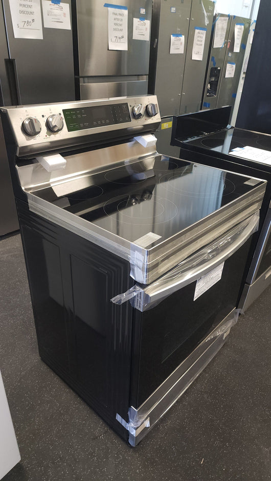 Samsung  30-in Smooth Surface 5 Elements 6.3-cu ft Self-Cleaning Air Fry Convection Oven Freestanding Electric Range (Fingerprint Resistant Stainless Steel)!

-Brand new out of the box