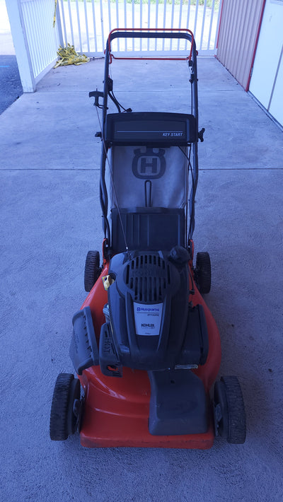 Husqvarna XT722FE (22") 173cc Kohler Self-Propelled Key-Start Lawn Mower! (USED)

-Used but was tested and works great, starts on first pull (Key start works every time as long as it's charged)