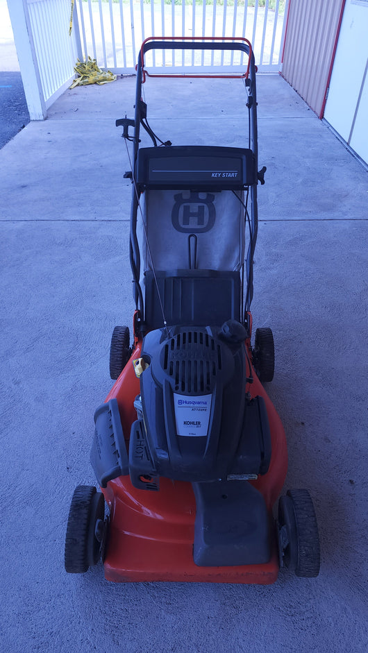 Husqvarna XT722FE (22") 173cc Kohler Self-Propelled Key-Start Lawn Mower! (USED)

-Used but was tested and works great, starts on first pull (Key start works every time as long as it's charged)