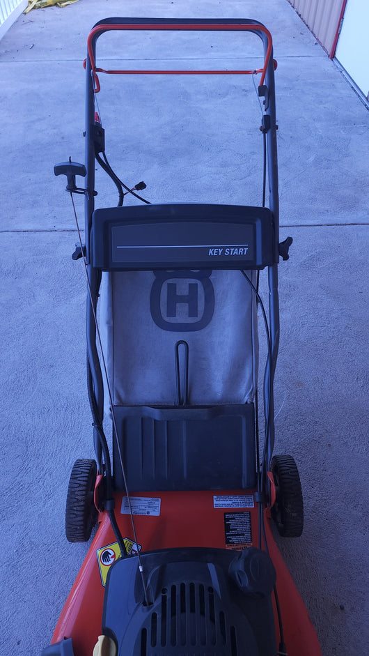 Husqvarna XT722FE (22") 173cc Kohler Self-Propelled Key-Start Lawn Mower! (USED)

-Used but was tested and works great, starts on first pull (Key start works every time as long as it's charged)