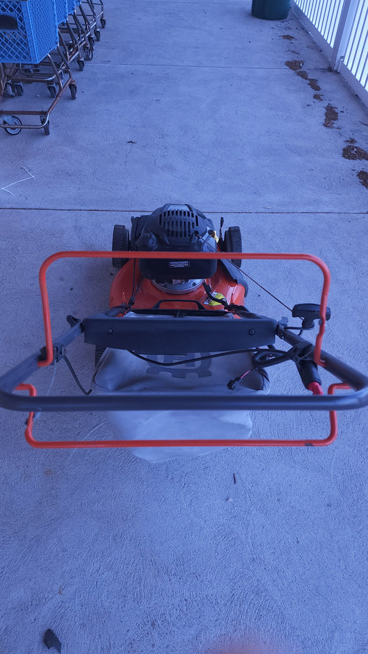 Husqvarna XT722FE (22") 173cc Kohler Self-Propelled Key-Start Lawn Mower! (USED)

-Used but was tested and works great, starts on first pull (Key start works every time as long as it's charged)