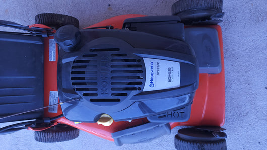 Husqvarna XT722FE (22") 173cc Kohler Self-Propelled Key-Start Lawn Mower! (USED)

-Used but was tested and works great, starts on first pull (Key start works every time as long as it's charged)