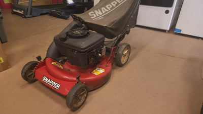 Snapper Hi-Vac Gas 5 Speed Lawn Mower! (USED)

-Used but was tested and works great
