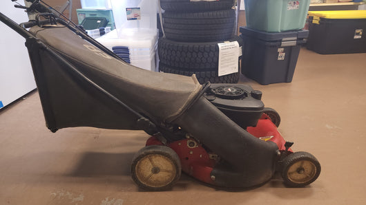 Snapper Hi-Vac Gas 5 Speed Lawn Mower! (USED)

-Used but was tested and works great