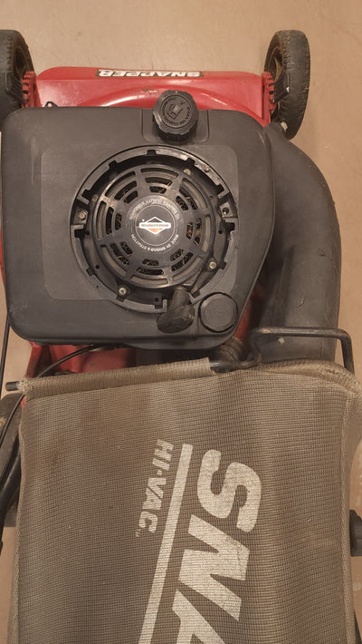 Snapper Hi-Vac Gas 5 Speed Lawn Mower! (USED)

-Used but was tested and works great