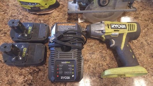 RYOBI 18V COMBO TOOL KIT W/HUSKY CARRY TRAY!

-ALL TOOLS ARE USED BUT TESTED AND WORK GREAT, PHOTOS SHOWN