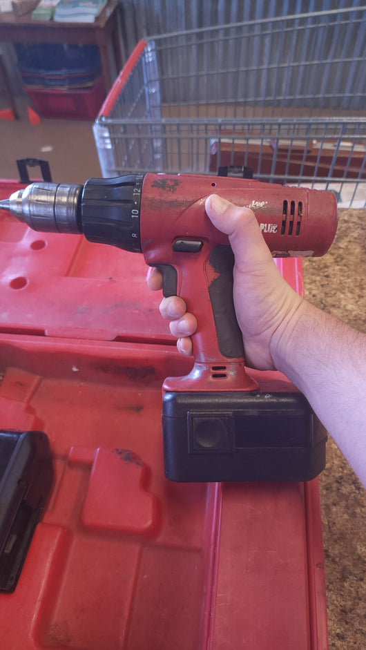Heavy Duty Milwaukee Power us Driver Drill! (USED)

-Used but was tested and works Great, photos shown