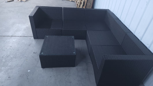 Brown Wicker Sectional Sofa W/Square Coffee Table!

-Brand new - (Missing Cushions - Sectional & Coffee Table Only)
