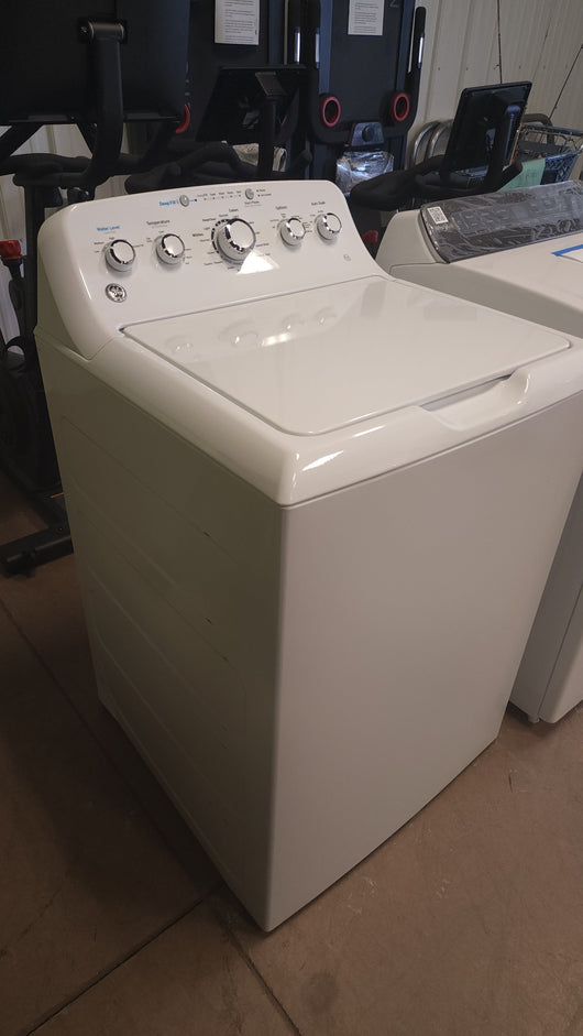 GE  4.5-cu ft High Efficiency Agitator Top-Load Washer (White)!

-USED - TESTED & WORKS GREAT!

-AUTOMATICALLY 20% OFF AT CHECKOUT!!! - (PRICE AFTER 20% = $439)