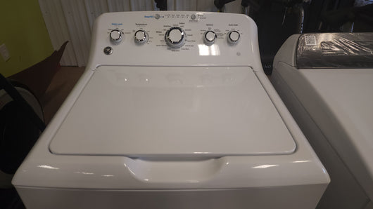 GE  4.5-cu ft High Efficiency Agitator Top-Load Washer (White)!

-USED - TESTED & WORKS GREAT!

-AUTOMATICALLY 20% OFF AT CHECKOUT!!! - (PRICE AFTER 20% = $439)