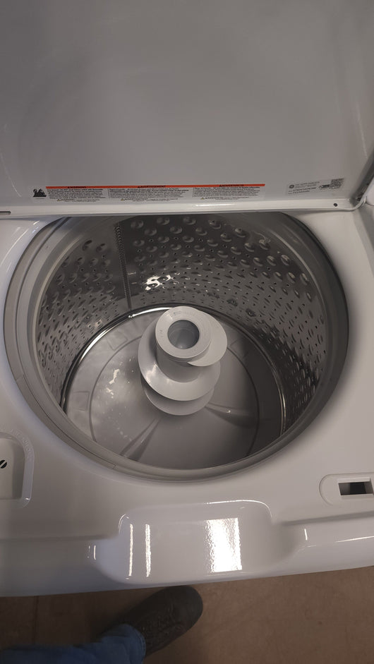 GE  4.5-cu ft High Efficiency Agitator Top-Load Washer (White)!

-USED - TESTED & WORKS GREAT!

-AUTOMATICALLY 20% OFF AT CHECKOUT!!! - (PRICE AFTER 20% = $439)
