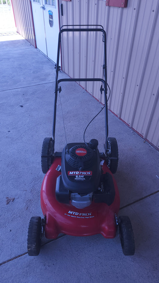 MTD Pro 21" Honda Engine Push Lawn Mower! (USED)

-Used but works great, starts on first pull