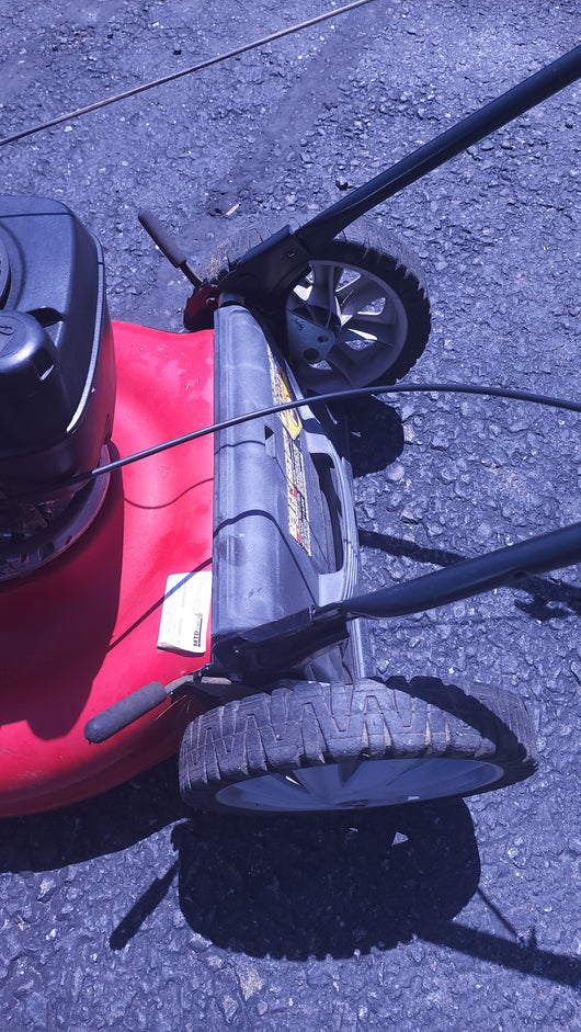 MTD Pro 21" Honda Engine Push Lawn Mower! (USED)

-Used but works great, starts on first pull
