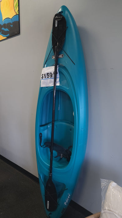 Lifetime Pacer 8 ft Kayak (Paddle Included)! (USED - VERY CLEAN)  -Kayak looks new but is lightly used. (Had small amount of sand inside)