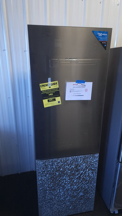 Bosch 800 Series Free-standing Fridge-Freezer with Freezer at Bottom, Glass Door 23.5'' Stainless Steel! (NEW NEVER USED - SEE DESCRIPTION)

-CLEARANCE ITEM!!! (AUTOMATICALLY 20% OFF AT CHECKOUT!! - PRICE AFTER 20% = $799.00)