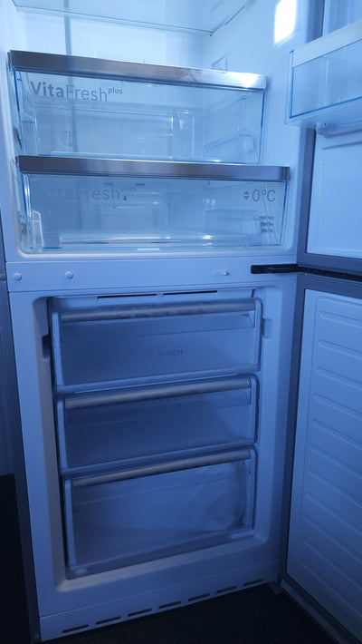 Bosch 800 Series Free-standing Fridge-Freezer with Freezer at Bottom, Glass Door 23.5'' Stainless Steel! (NEW NEVER USED - SEE DESCRIPTION)

-CLEARANCE ITEM!!! (AUTOMATICALLY 20% OFF AT CHECKOUT!! - PRICE AFTER 20% = $799.00)