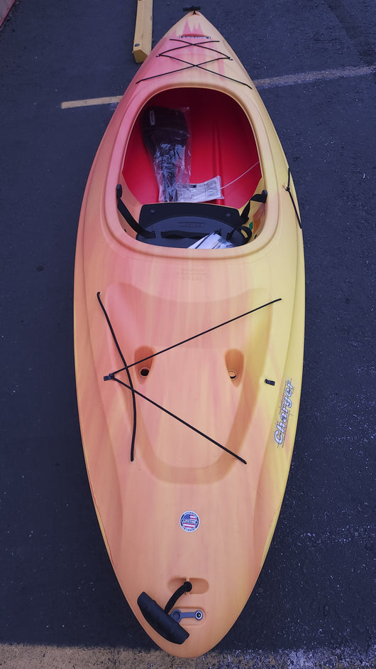 Lifetime Charger 10 Ft. Sit-In Kayak (Paddle Included), 91037!

-Brand new, may have very light scratchs from shipping on bottom. (Bavk End Bungee is Missing a Hook, Photos shown)
