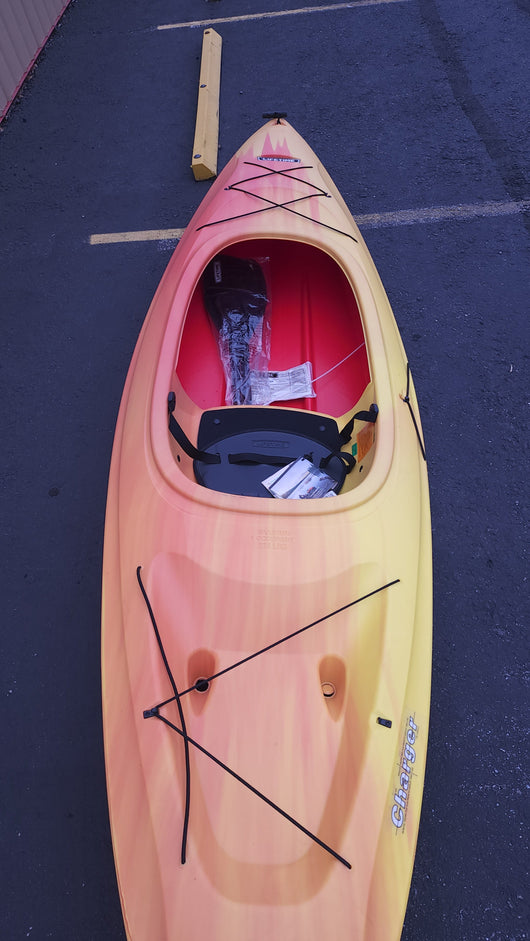 Lifetime Charger 10 Ft. Sit-In Kayak (Paddle Included), 91037!

-Brand new, may have very light scratchs from shipping on bottom. (Bavk End Bungee is Missing a Hook, Photos shown)