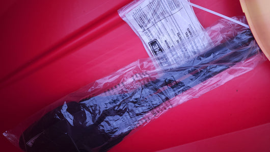 Lifetime Charger 10 Ft. Sit-In Kayak (Paddle Included), 91037!

-Brand new, may have very light scratchs from shipping on bottom. (Bavk End Bungee is Missing a Hook, Photos shown)