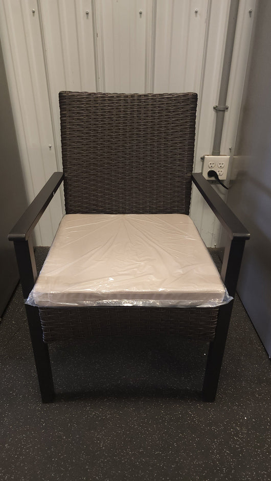 Phi Villa 5Pc Outdoor Dining Set! 

-Brand new and assembled

-PERFECT FOR WATCHING SOME FIREWORKS ON THE 4TH OF JULY!!! 