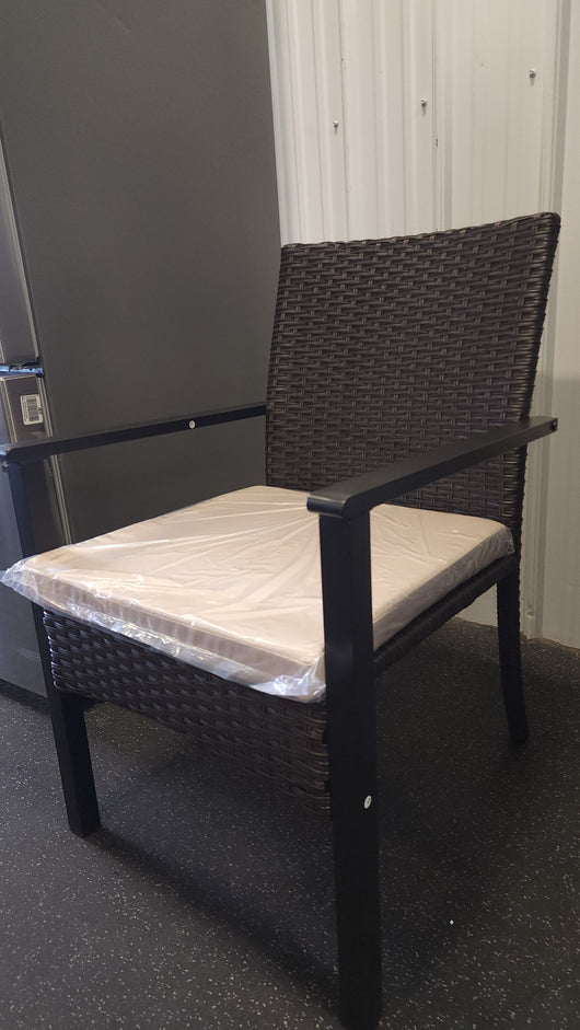 Phi Villa 5Pc Outdoor Dining Set! 

-Brand new and assembled

-PERFECT FOR WATCHING SOME FIREWORKS ON THE 4TH OF JULY!!! 