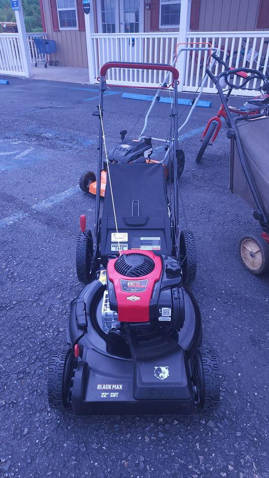 Black Max 21-inch 3-in-1 Self-Propelled Gas Mower with Perfect Pace Technology! (NEW & ASSEMBLED)