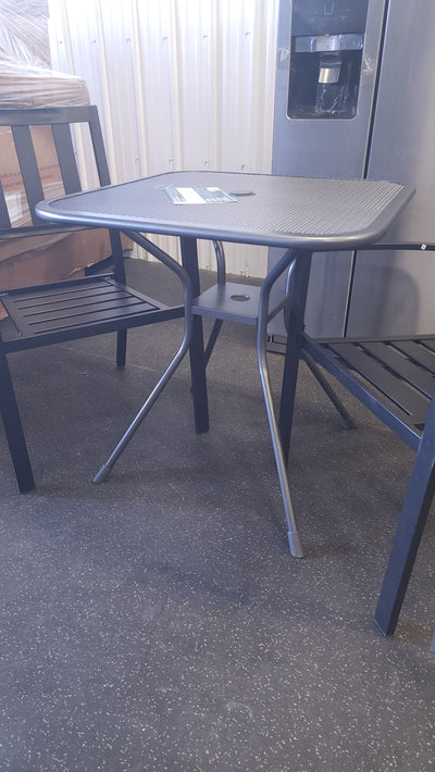 Metal Framed Outdoor Bistro Set! 

-Brand new and assembled 