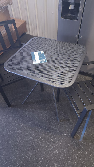 Metal Framed Outdoor Bistro Set! 

-Brand new and assembled 