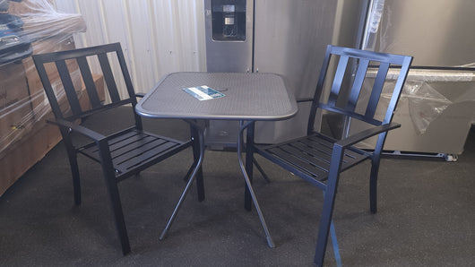 Metal Framed Outdoor Bistro Set! 

-Brand new and assembled 