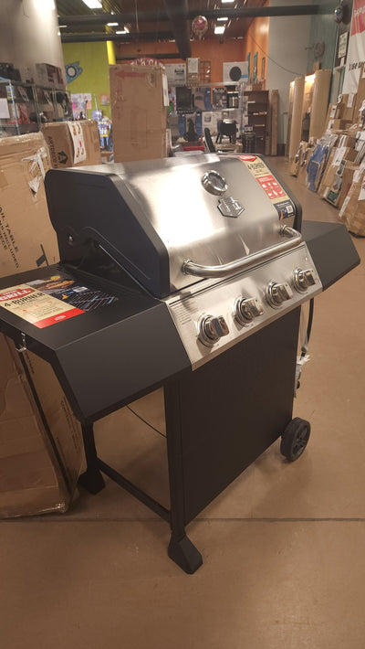 Expert Grill 4 Burner Propane Gas Grill!

-Brand new and assembled (Does have two very small indents on the front near the knobs - Photos shown)