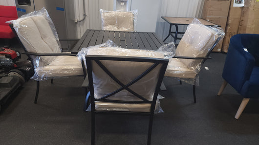 Black Metal Framed 5Pc Outdoor Dining Set W/Cushions! (NEW)

-Brand new and assembled

-PERFECT OUTDOOR DINING SET FOR THE REST OF THE SUMMER SEASON!