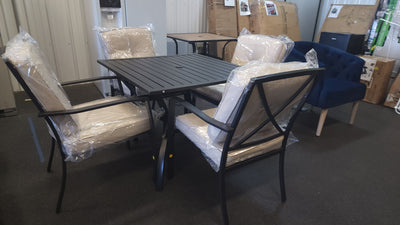Black Metal Framed 5Pc Outdoor Dining Set W/Cushions! (NEW)

-Brand new and assembled

-PERFECT OUTDOOR DINING SET FOR THE REST OF THE SUMMER SEASON!
