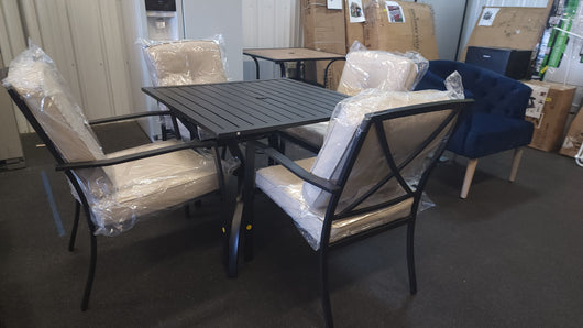 Black Metal Framed 5Pc Outdoor Dining Set W/Cushions! (NEW)

-Brand new and assembled

-PERFECT OUTDOOR DINING SET FOR THE REST OF THE SUMMER SEASON!