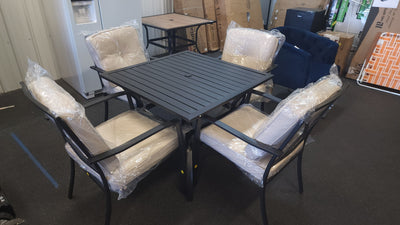 Black Metal Framed 5Pc Outdoor Dining Set W/Cushions! (NEW)

-Brand new and assembled

-PERFECT OUTDOOR DINING SET FOR THE REST OF THE SUMMER SEASON!