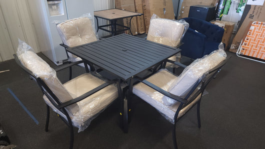 Black Metal Framed 5Pc Outdoor Dining Set W/Cushions! (NEW)

-Brand new and assembled

-PERFECT OUTDOOR DINING SET FOR THE REST OF THE SUMMER SEASON!