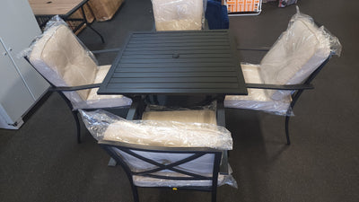 Black Metal Framed 5Pc Outdoor Dining Set W/Cushions! (NEW)

-Brand new and assembled

-PERFECT OUTDOOR DINING SET FOR THE REST OF THE SUMMER SEASON!