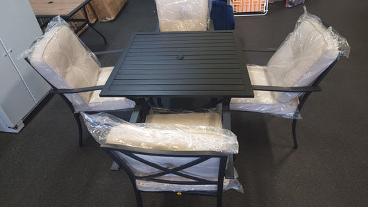Black Metal Framed 5Pc Outdoor Dining Set W/Cushions! (NEW)

-Brand new and assembled

-PERFECT OUTDOOR DINING SET FOR THE REST OF THE SUMMER SEASON!