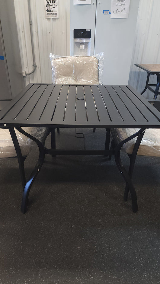 Black Metal Framed 5Pc Outdoor Dining Set W/Cushions! (NEW)

-Brand new and assembled

-PERFECT OUTDOOR DINING SET FOR THE REST OF THE SUMMER SEASON!