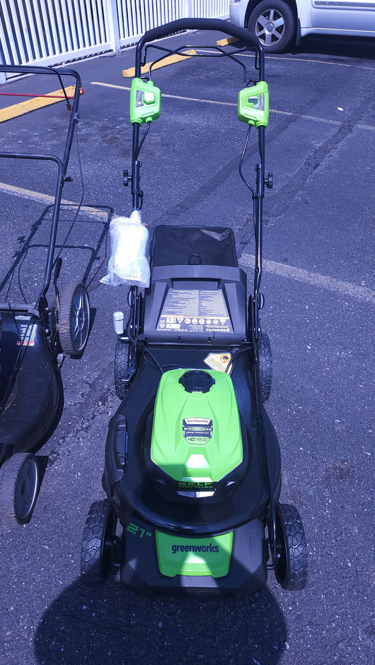 Greenworks 40V 21-inch Brushless Self-Propelled Lawn Mower W/5.0 Ah Battery & Charger! (NEW)

-Brand new, but is missing the Mulcher & side discharge attatments, photos shown!