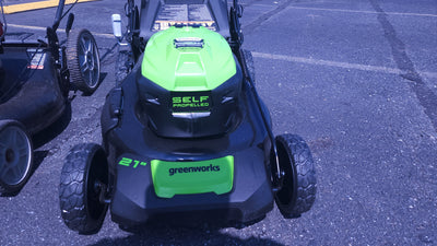 Greenworks 40V 21-inch Brushless Self-Propelled Lawn Mower W/5.0 Ah Battery & Charger! (NEW)

-Brand new, but is missing the Mulcher & side discharge attatments, photos shown!